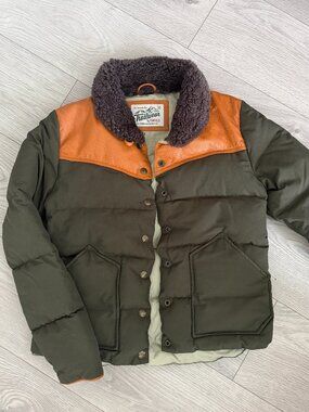 Penfield Trailwear Rockwool Down Puffer Jacket (Olive / Brown)